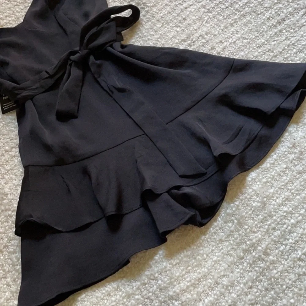 🌹NWT EXPRESS SIZE XS BLACK DRESS - Picture 2 of 10